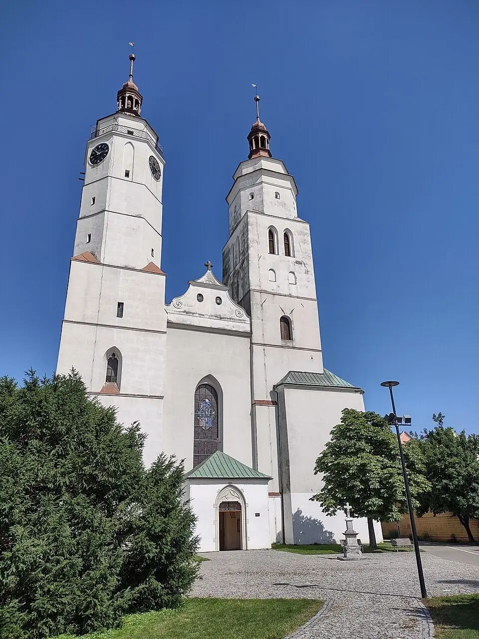 Bild: Daniel Baránek · CC BY-SA 4.0 St. Martin Pfarrkirche in Jägerndorf