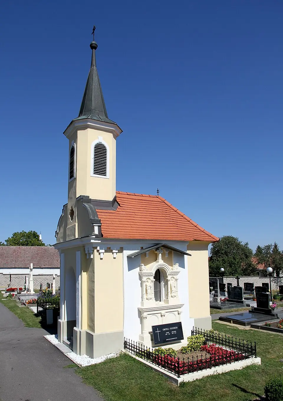 Image: C.Stadler/Bwag · CC BY-SA 3.0 AT Friedhofskapelle Zur Auferstehung