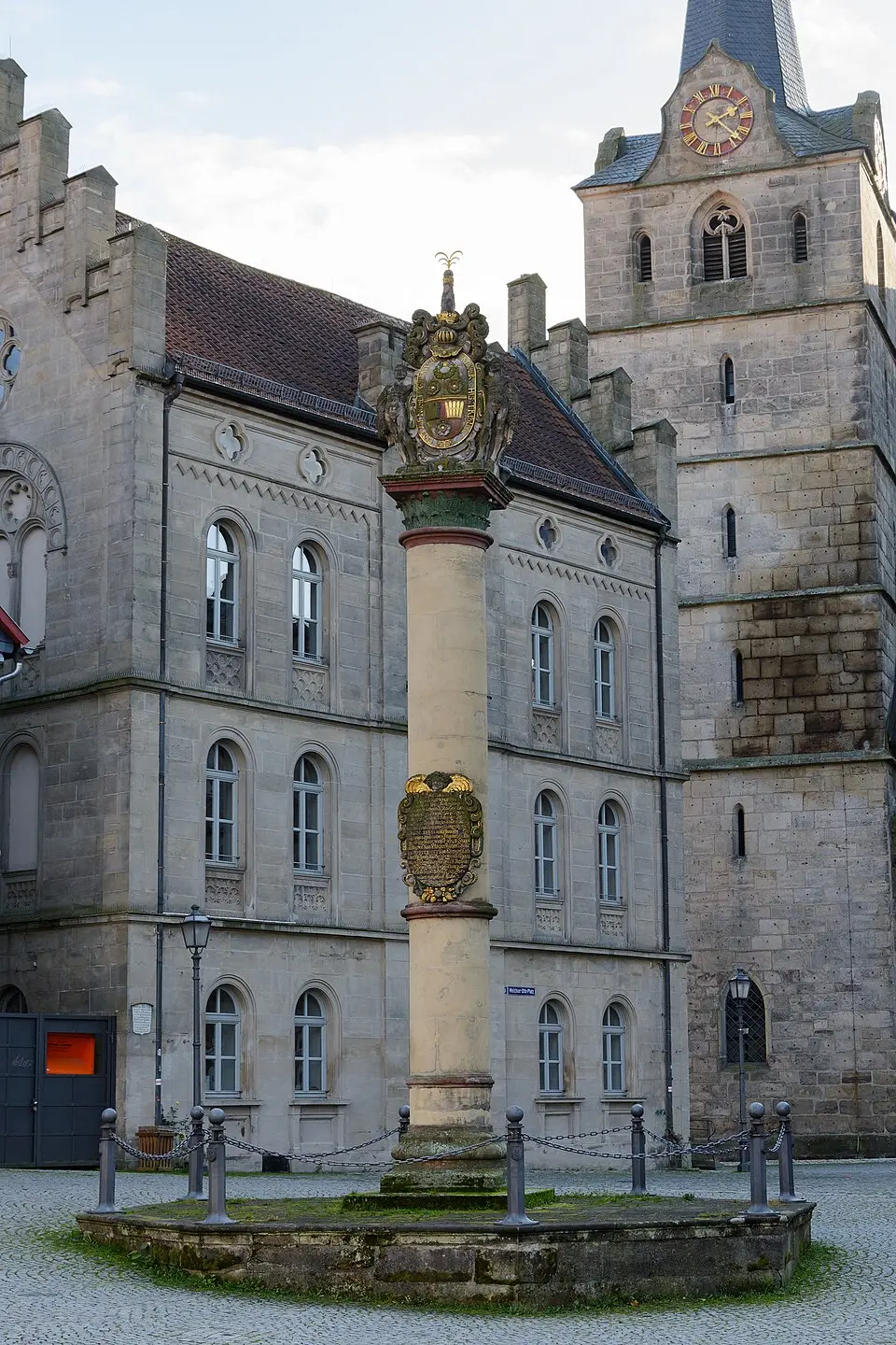 Image: Tors · CC BY-SA 3.0 DE Ehrensäule (Kronach)