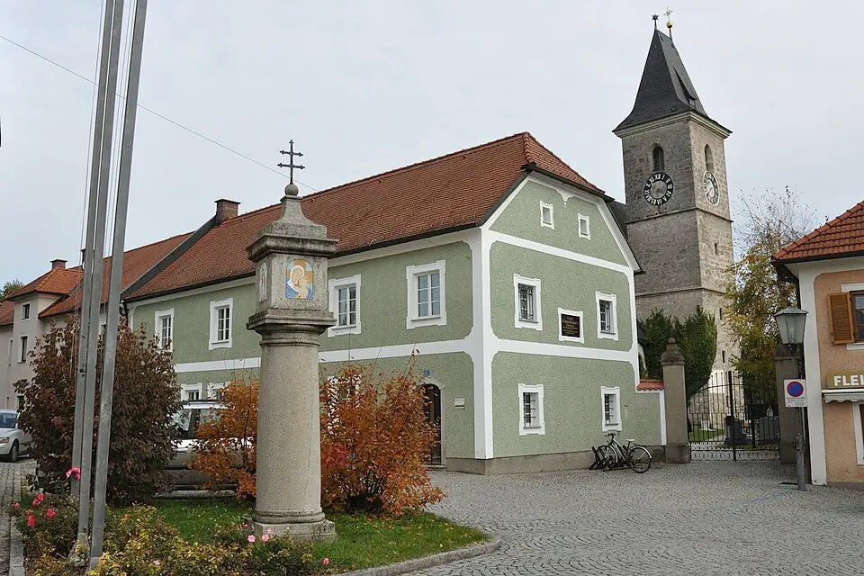 Brucknerplatzsäule