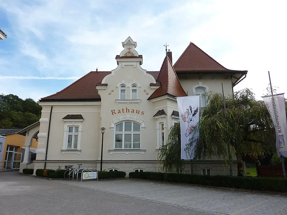 Rathaus, urspr. Villa Podruschka