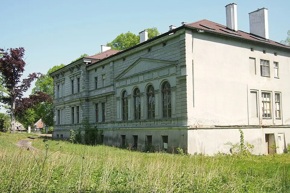 Pałac w Krzywaniu