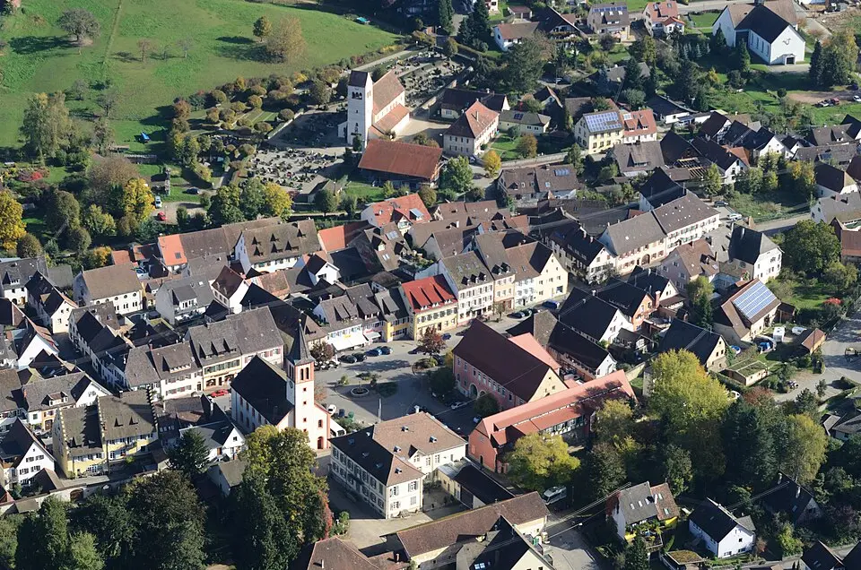 Kép: Taxiarchos228 · CC BY 3.0 Sulzburg