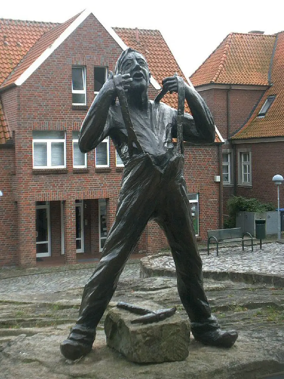 Obrázek: Grashüpfer · CC BY-SA 3.0 Sandsteinmuseum Bad Bentheim