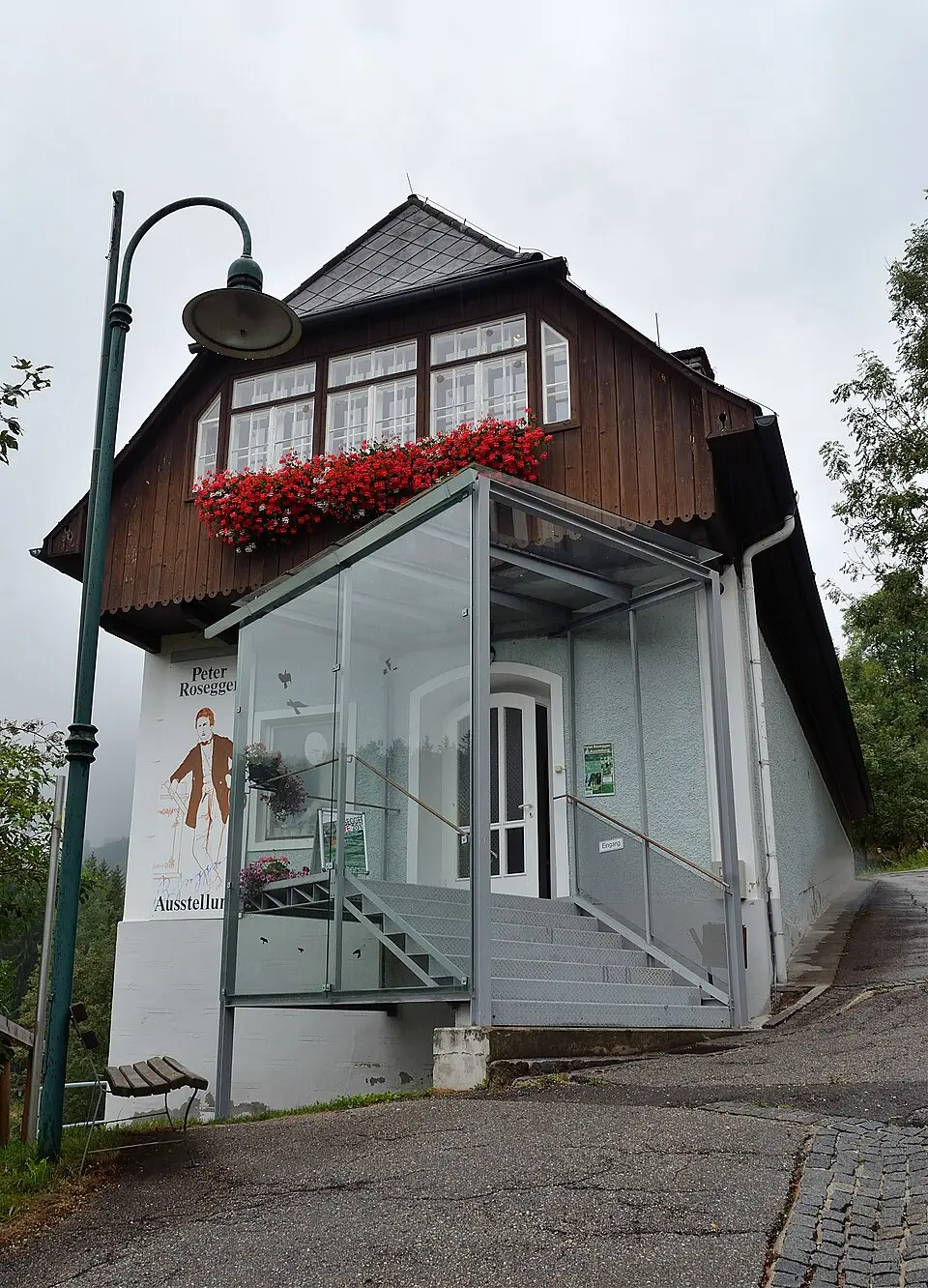 Image: Herzi Pinki · CC BY-SA 3.0 AT Kulturhaus (ehem. Pfarrheim)