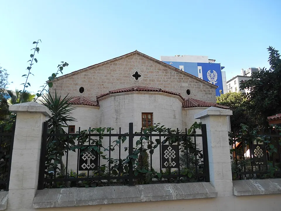 Bild: Seyhan668 · CC BY-SA 4.0 Monumentalkirche von Kuruköprü