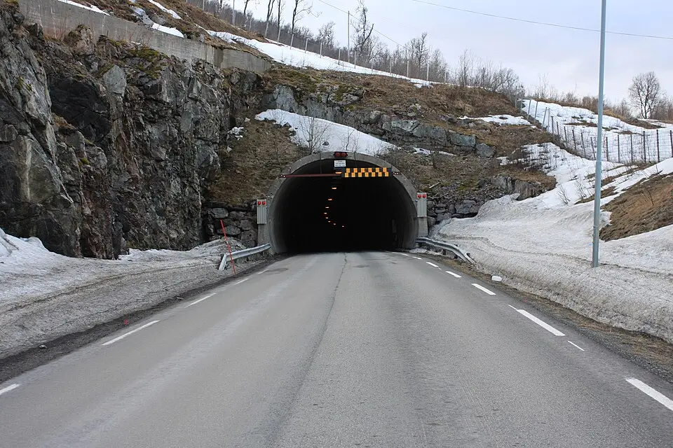 Kvalsundtunnelen
