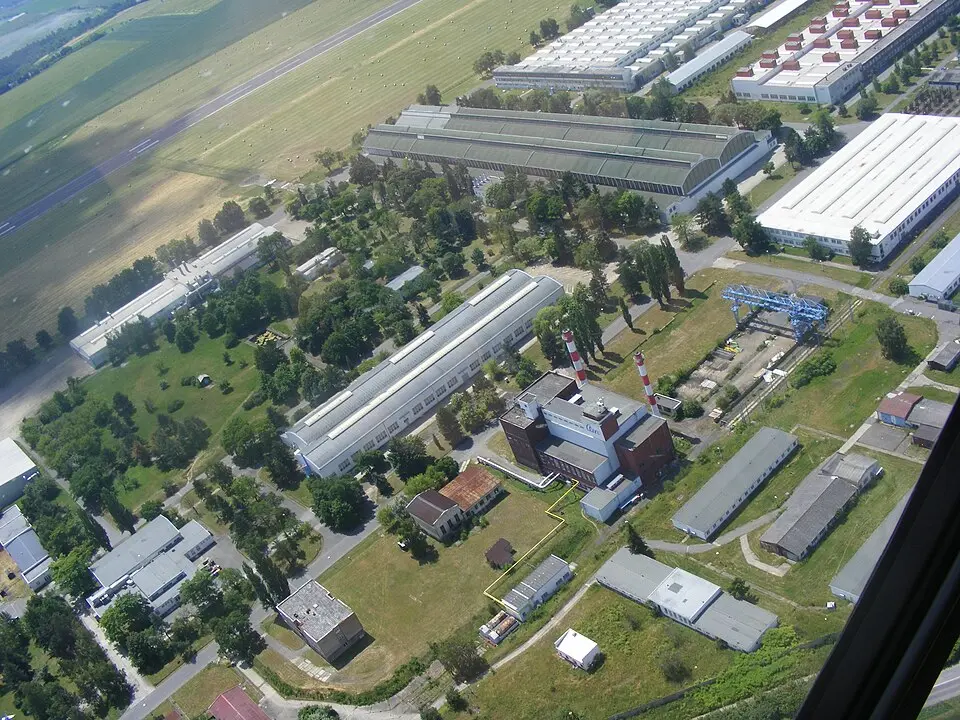 Bild: DeeMusil · CC BY-SA 3.0 Letiště Praha-Vodochody