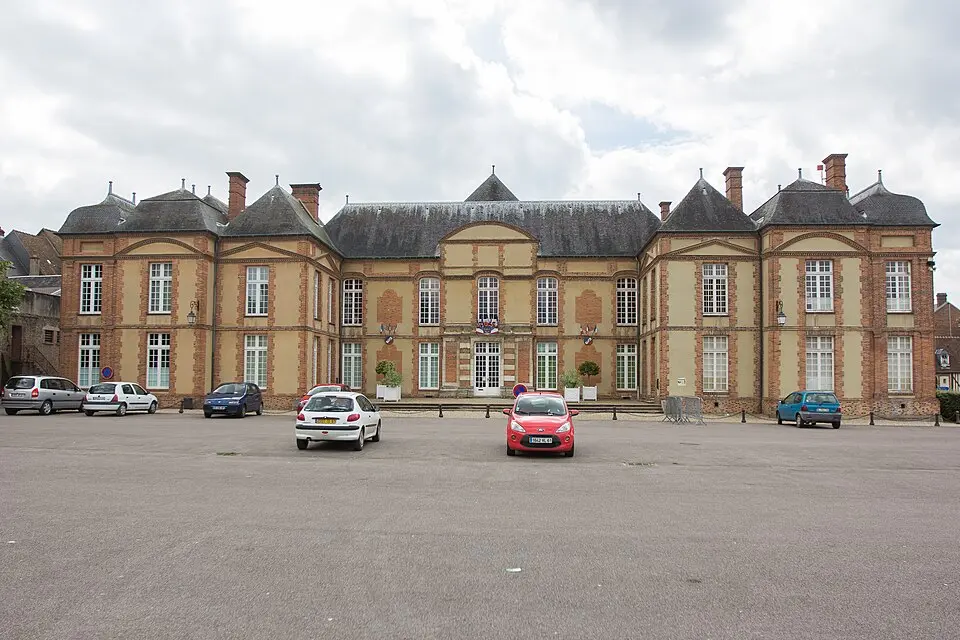 Slika: Poudou99 · CC BY-SA 4.0 château de L'Aigle