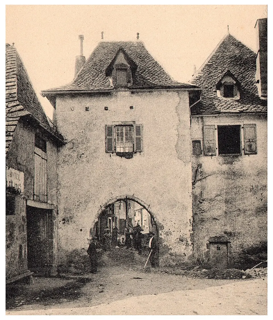 portes de Montsalvy