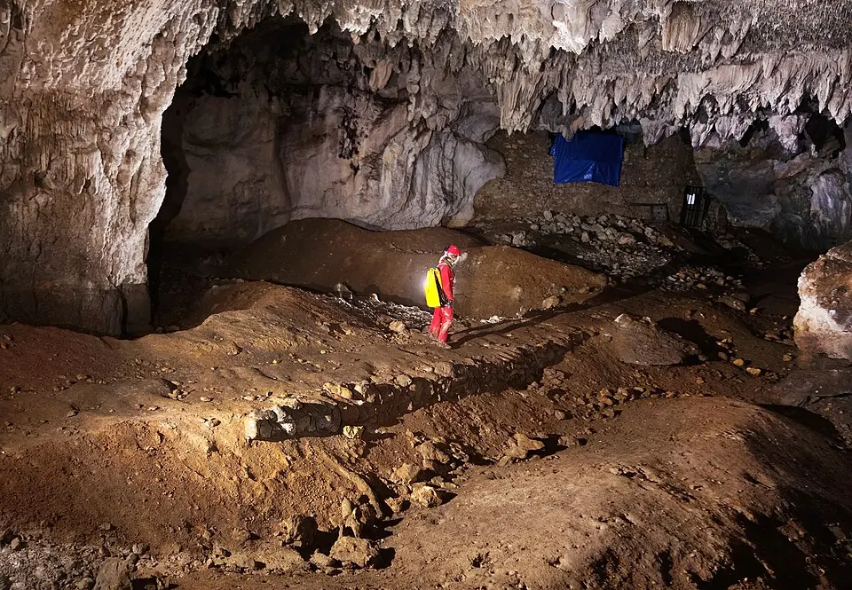 grotte de L'Herm