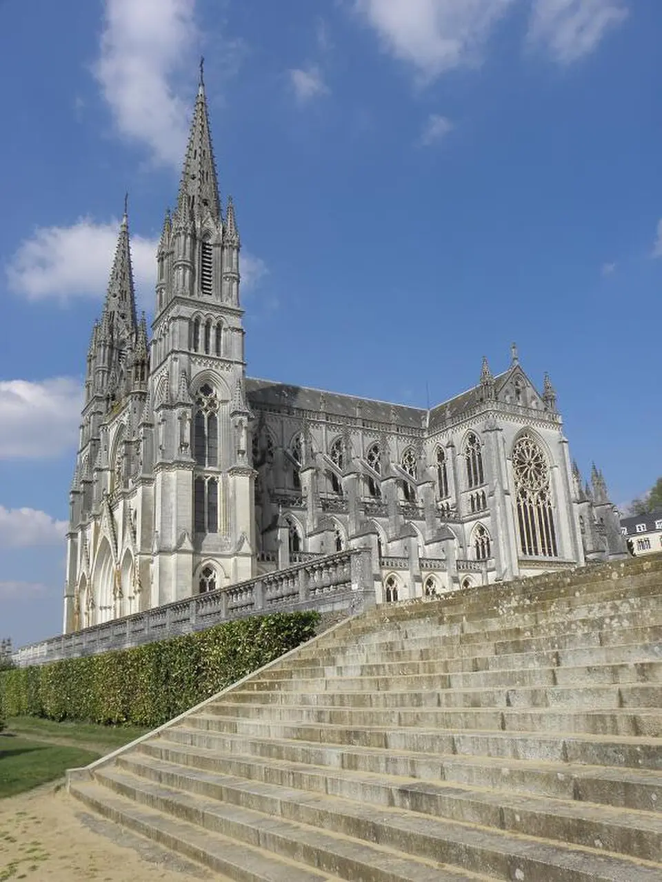 Obrázok: GO69 · CC0 basilique Notre-Dame de Montligeon
