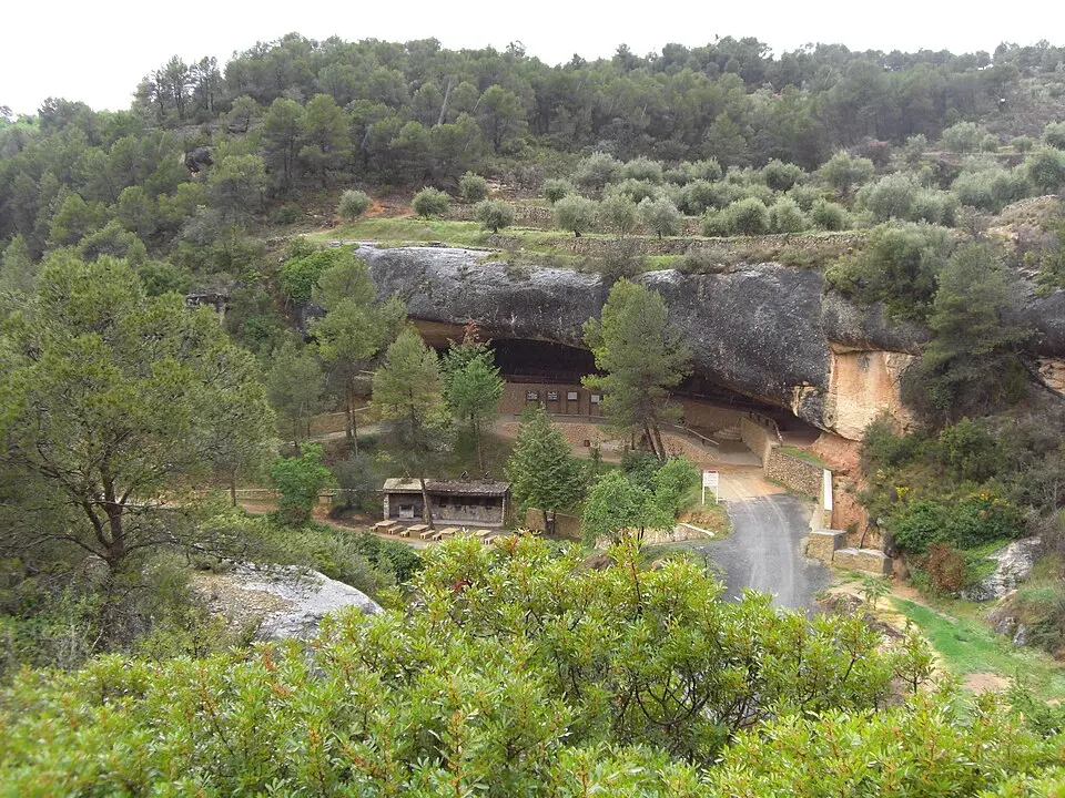 Cueva hospital de Santa Llúcia (La Bisbal de Montsant)