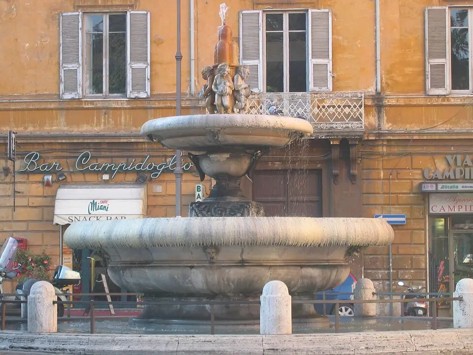 fontaine de la piazza dell'Aracoeli