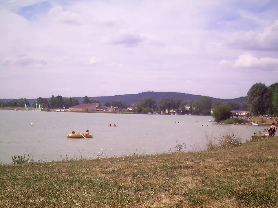 Naložil: Renamed user d44b344989b28048aca9234e9157d480 · CC BY-SA 2.5 lac de Madine