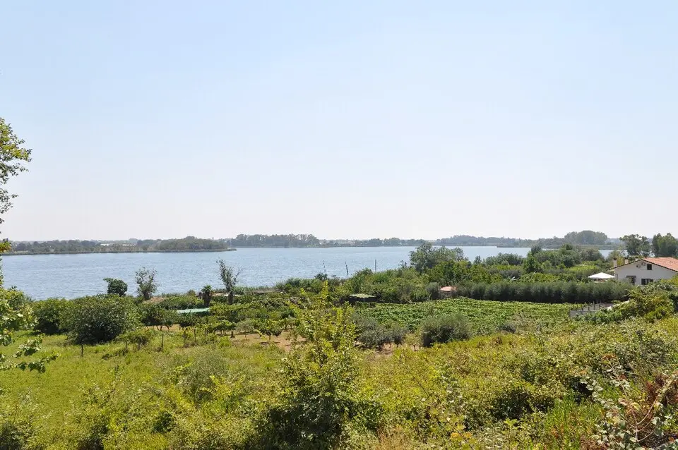 lago di Fondi