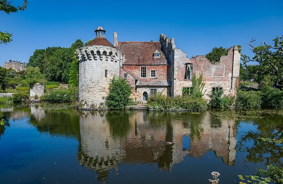 Old Scotney Castle