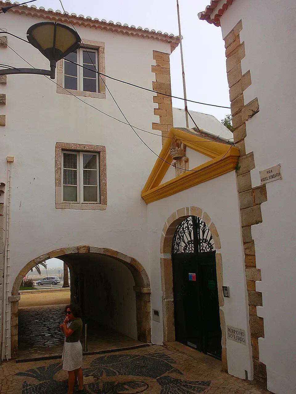 Image: Jose A. · CC BY 2.0 Igreja de S. Bárbara e Arco de S. Gonçalo