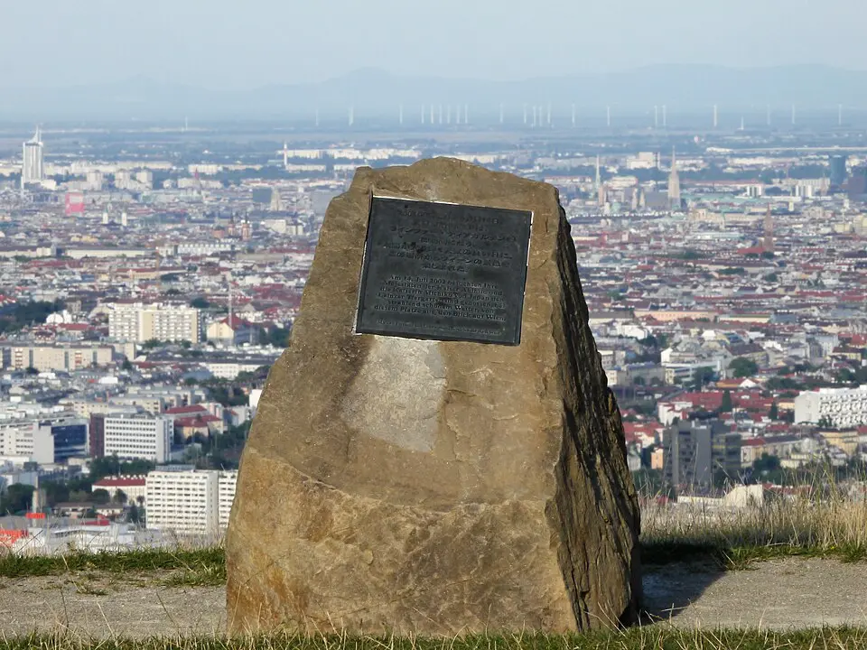 Slika: Thomas Ledl · CC BY-SA 3.0 AT Tenno-Kogo-Stein