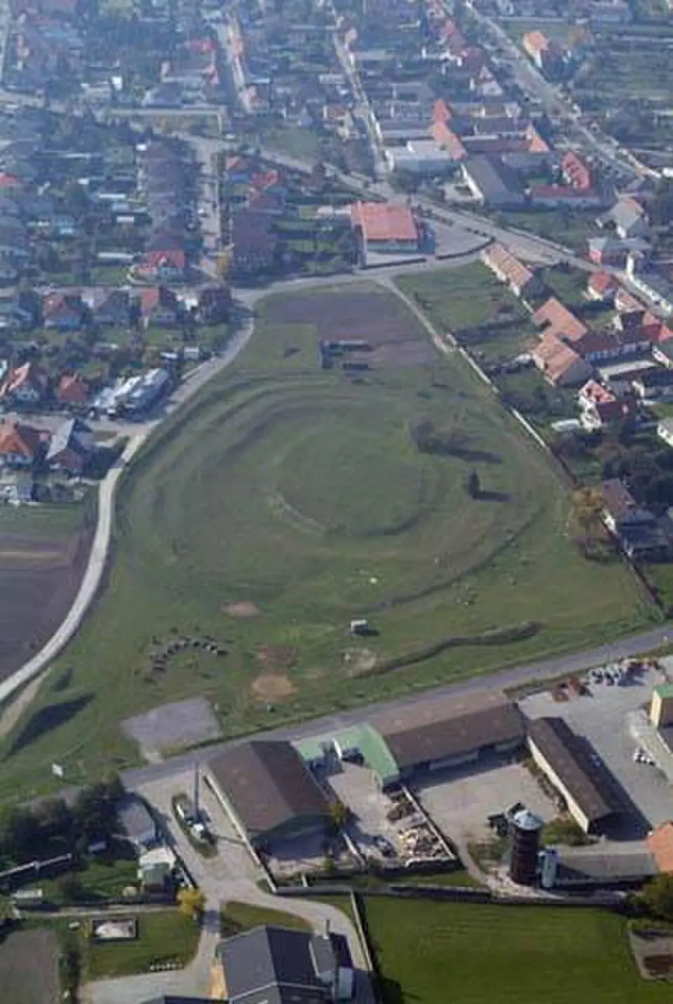 Image: Civertan · CC BY-SA 3.0 Hausberg Gschlössl
