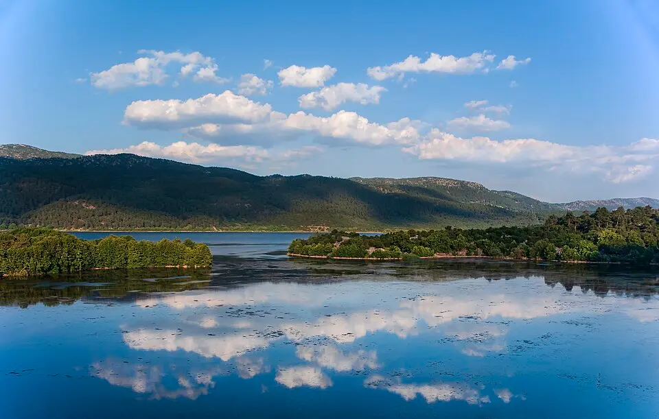 Kovada Gölü Millî Parkı