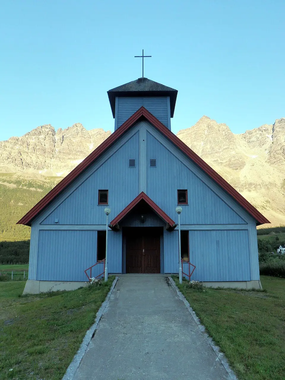 Lakselvbukt kirke