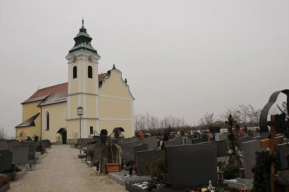 Friedhofskirche hl. Johannes Evangelist und hl. Johannes Bapt.