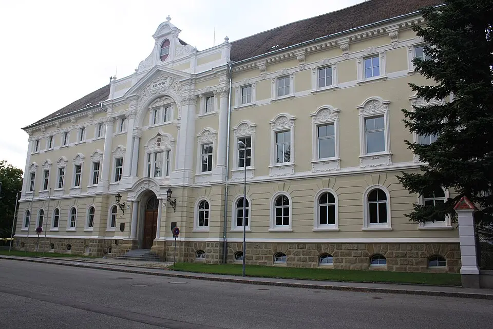 Wohnhaus, Landesberufschule KFZ-Technik-Internat