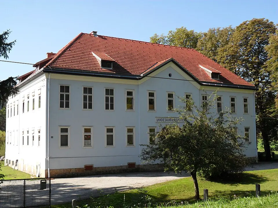 Landeskindergarten, ehem. Schule