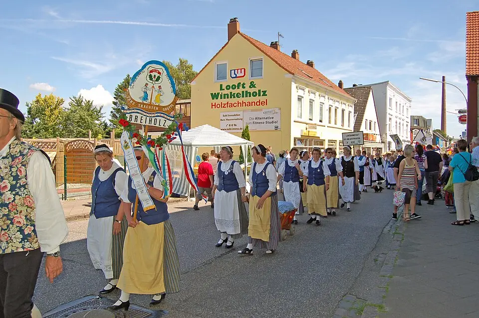 Image: Huhu Uet · CC BY-SA 3.0 Breiholz
