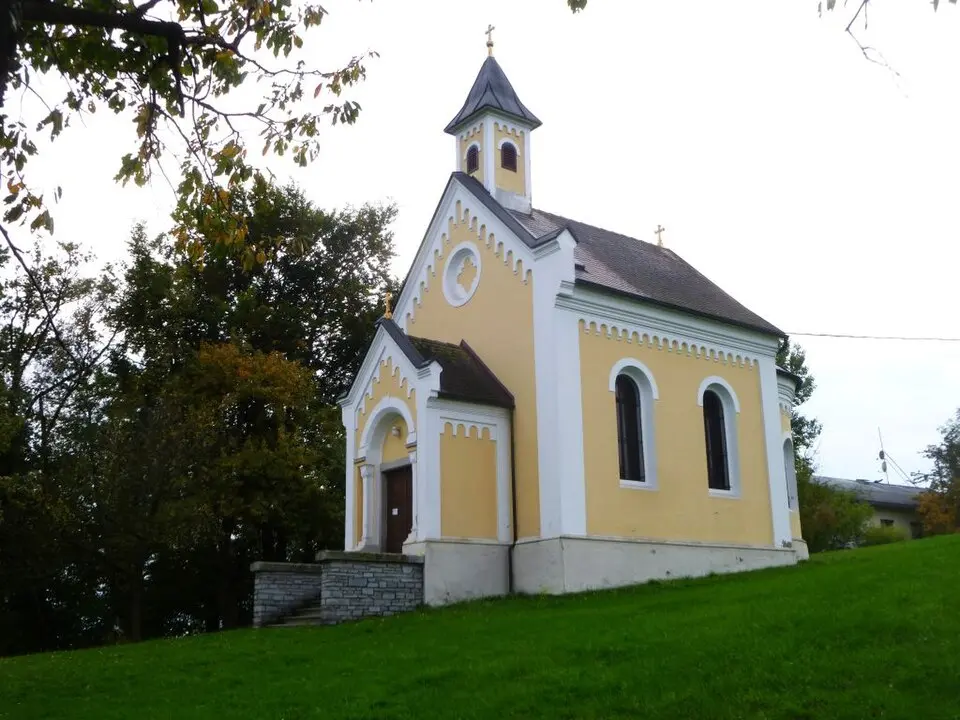 Obrázek: Luckyprof (Luckyprof (talk)) · CC BY-SA 3.0 AT Landerl-Kapelle