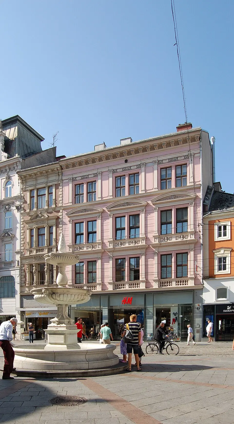 Wohn- und Geschäftshaus