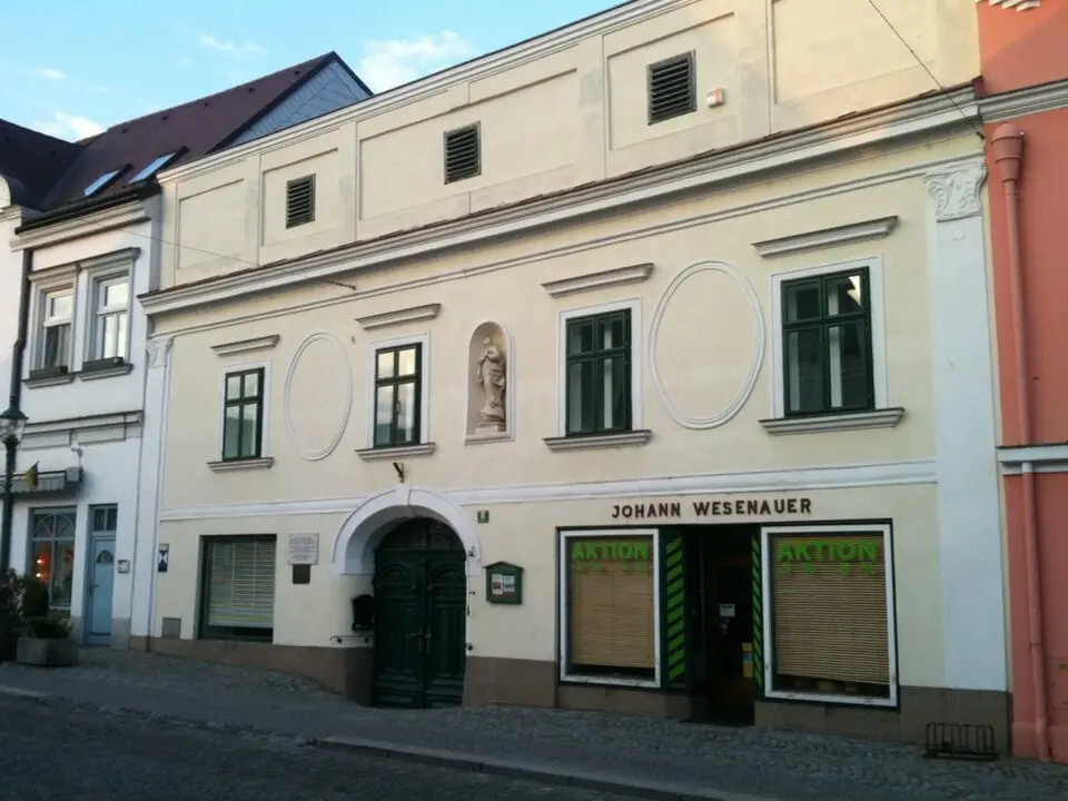 Wohn- und Geschäftshaus