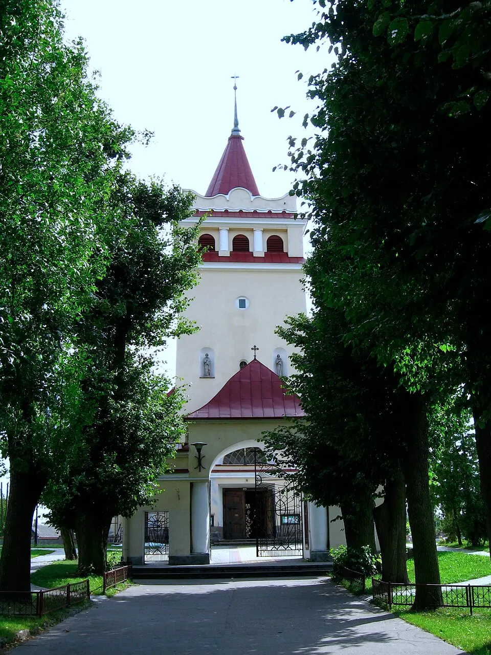 Kościół pw. św. Apostołów Piotra i Pawła w Łapach