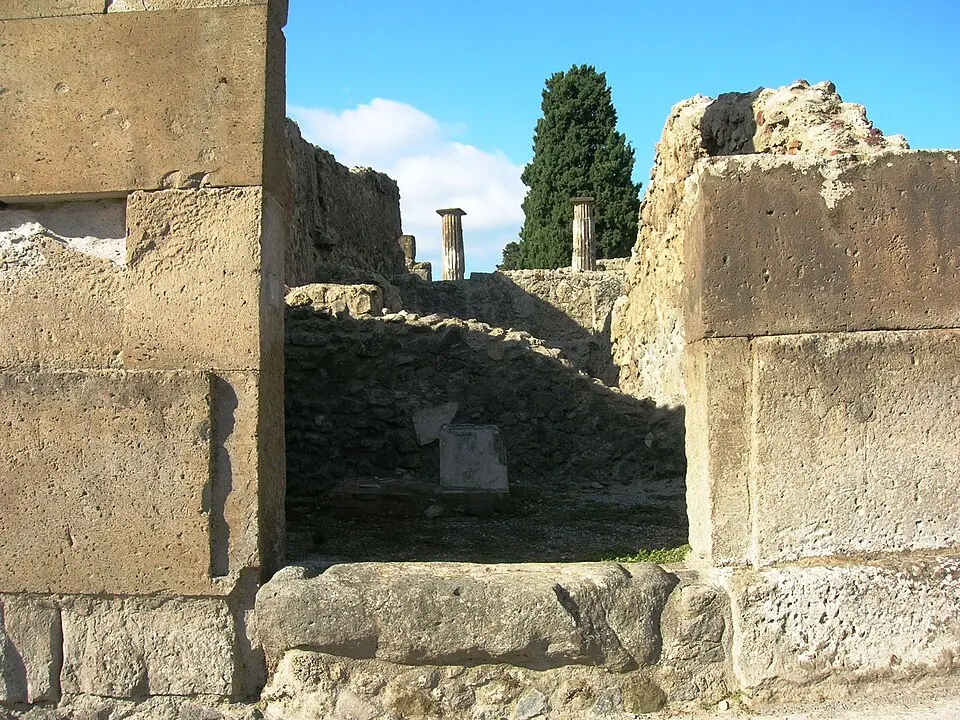 Lares Compitales (VIII.4.24)