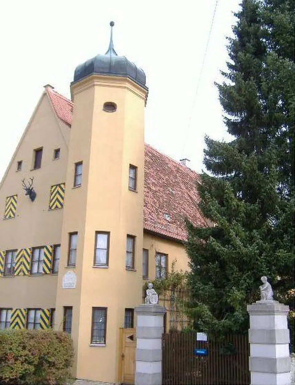 Kép: Manfi.B. · CC BY-SA 3.0 Schloss Laugna