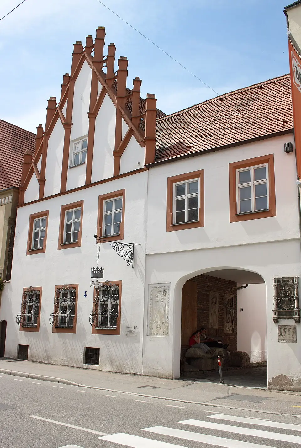 Obrázok: Reinhardhauke · CC BY-SA 3.0 Heimathaus der Stadt Lauingen (Donau)