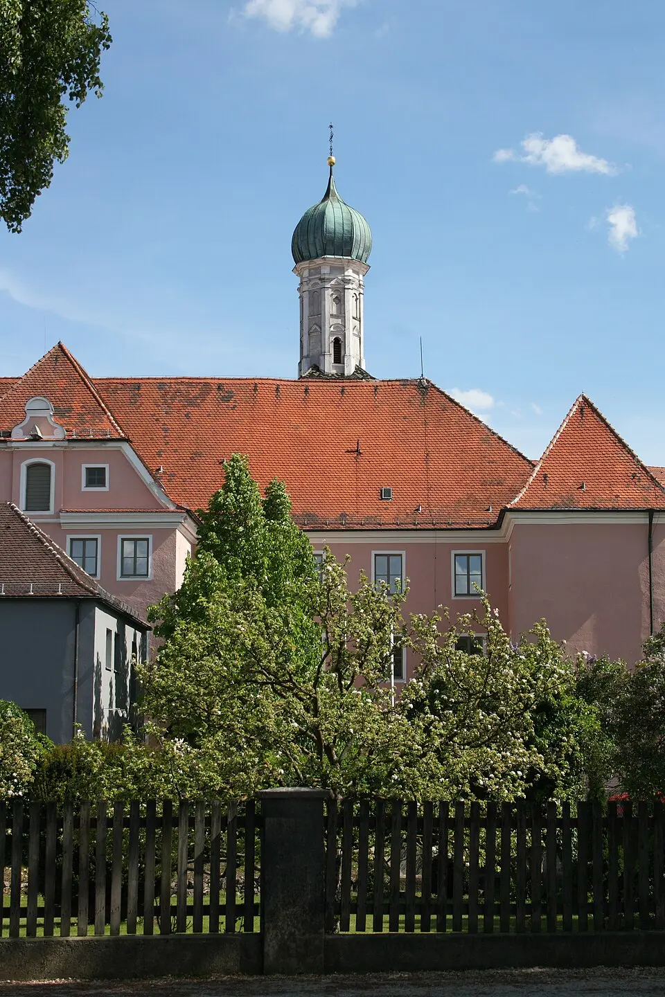 Obrázok: Reinhardhauke · CC BY-SA 3.0 Ehemaliges Kloster der Augustinereremiten