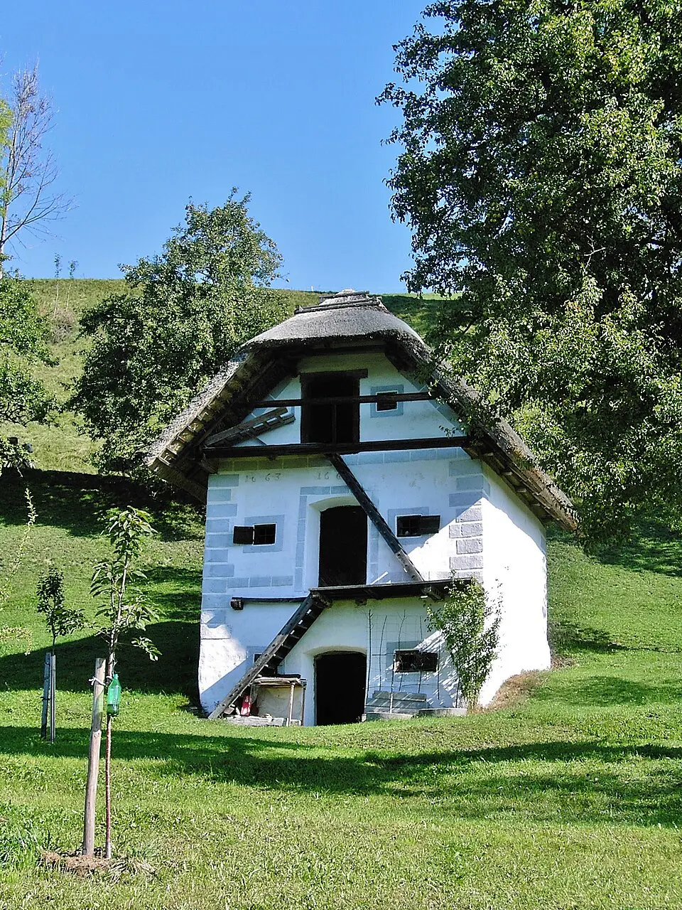 Bild: Bodory Thomas · CC BY-SA 3.0 Getreidekasten, Großmitterbergergut