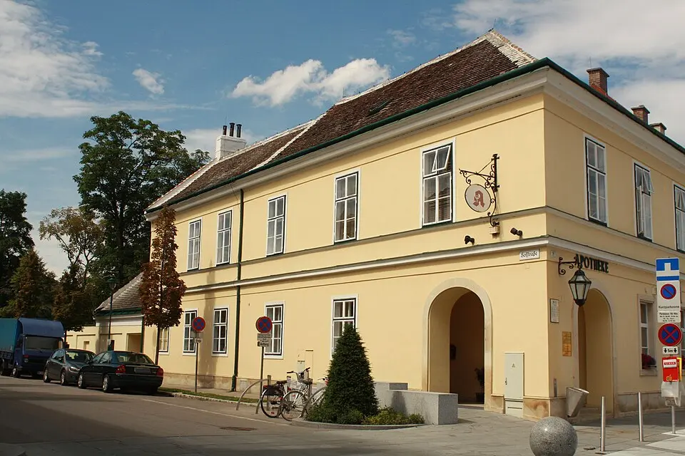 Wohnhaus, Marien-Apotheke