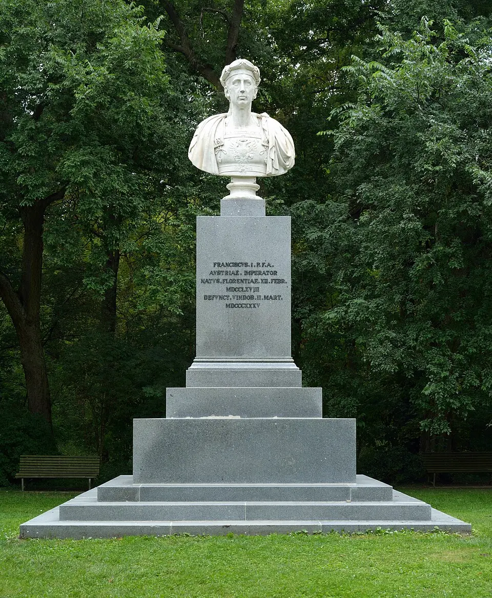 Bild: P e z i · CC BY-SA 3.0 AT Emperor Franz I monument (Laxenburg)