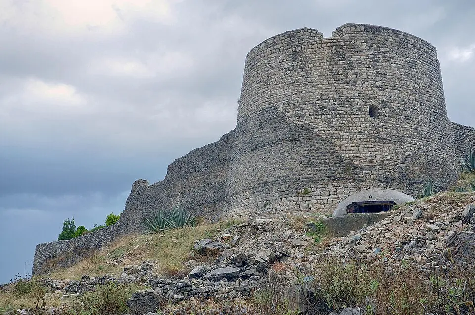 Lëkurësi Fortress