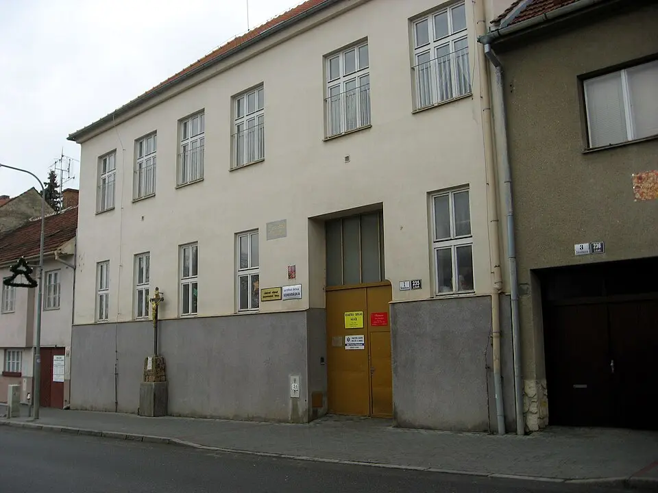 Obrázek: Dezidor · CC BY 3.0 bývalý klášter boromejek v Brně-Líšni