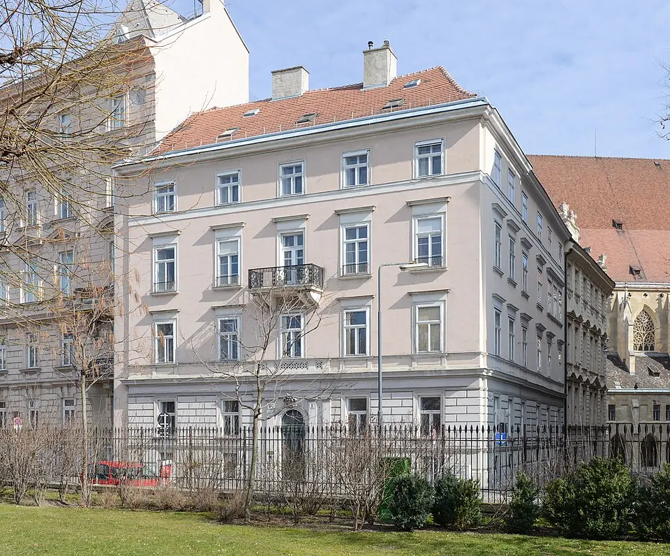 Stadtpalais, Ehem. Palais Montenuovo