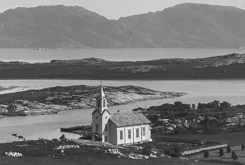 Løvøy kirke