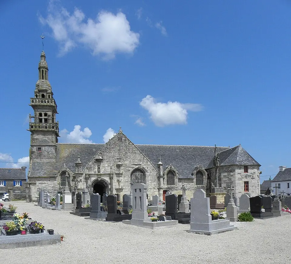 Le Tréhou Parish close