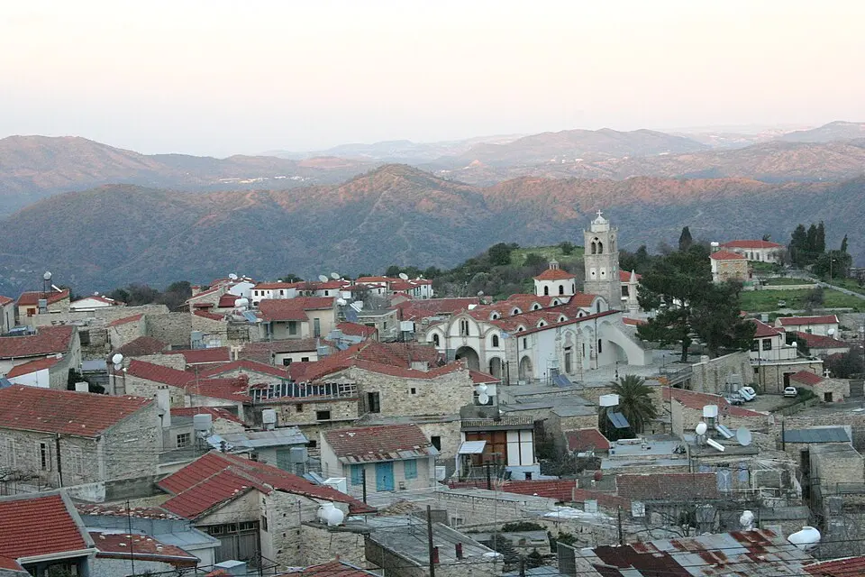Páno Léfkara