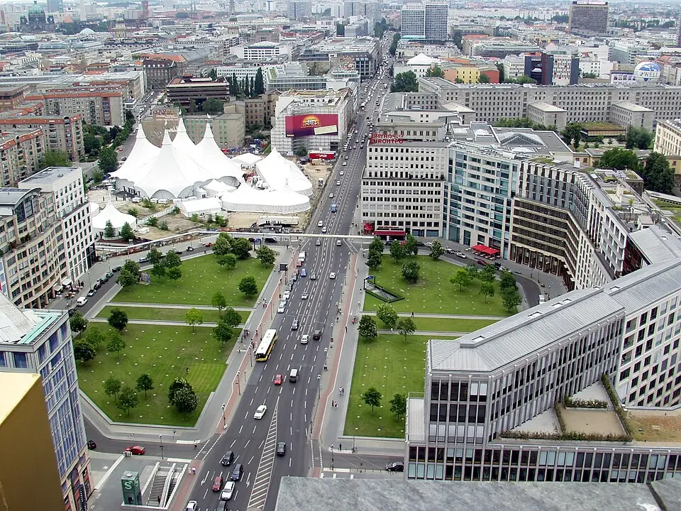 Kép: Raimond Spekking · CC BY-SA 4.0 Leipziger Platz