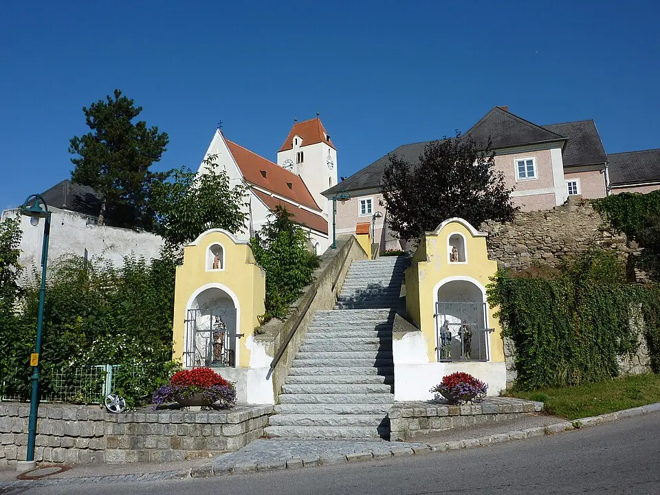 Stiegenaufgang zum ehem. Wehrkirchhof