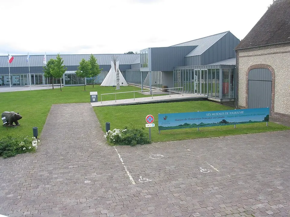 Obrázok: Commune de Tourouvre-Au-Perche · CC BY-SA 4.0 musée de l'Émigration française au Canada